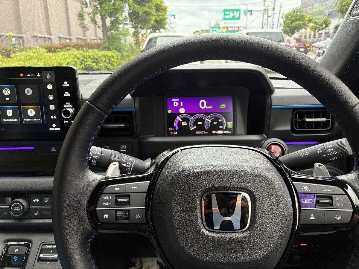 racing218's tweet photo. ステップくん、D営業担当から連絡あって、ワイパーのモーター、無作為に点検したいとのことで選ばれてピットイン。モーター交換して調べるらしい。今後のリコールかもやて。ということで、待ち時間で試乗。SUPER-ONEでございます。
まあなんとおもろいおもちゃつくりましたね、HONDA🚙 https://t.co/SKXC0YNFT2