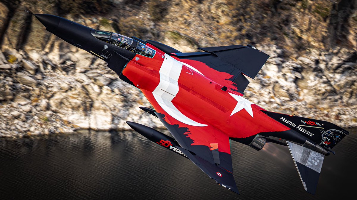 _Fth's tweet photo. 🇹🇷BABA🇹🇷PhantomF4E- hangimiz sevmedik?

#phantomphriday #phantomphrover #türkhavakuvvetleri #turkishairforce #eskişehir https://t.co/2mfsVz39px