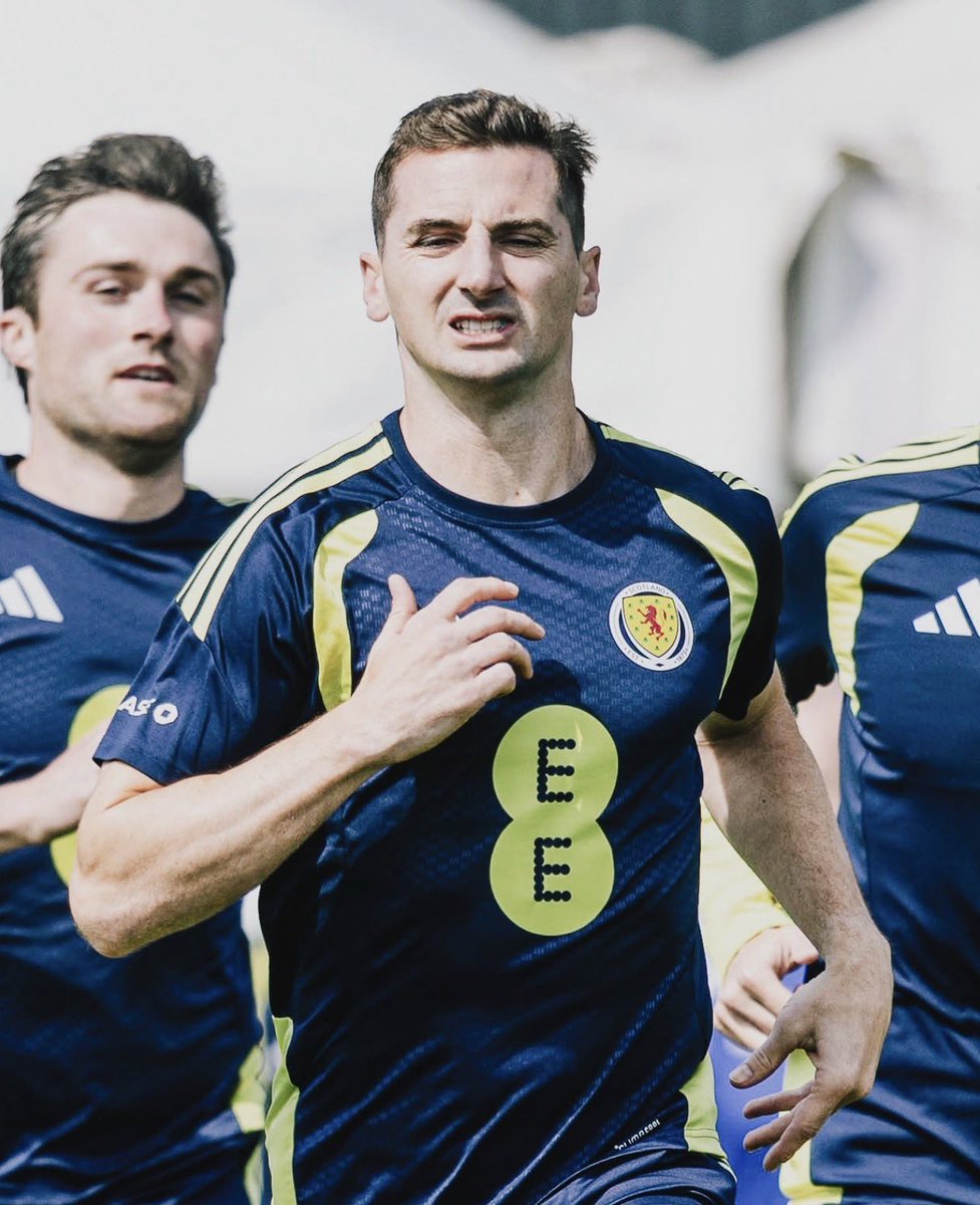 Utdtruthful's tweet photo. 🚨🗣️ Kenny McLean on Tyler Fletcher: “I can't speak highly enough of him. I said to the lads after his first session, 'I can see something SPECIAL in him,' so I was glad he got on after the week he has had.

“In my first couple of Scotland squads, I played with his dad. And, for me, in my FIRST session, he [Darren] stood out a mile. Fortunately for Scotland, his son is pretty SIMILAR.” #MUFC [MEN]