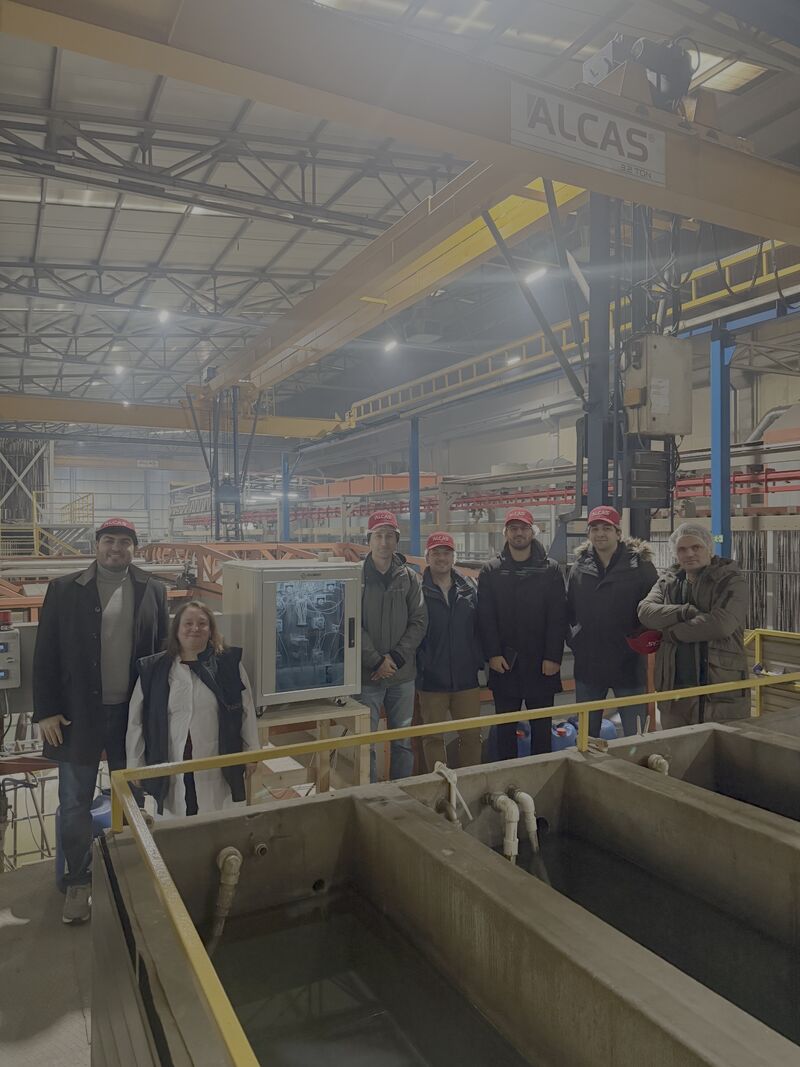 aydinyuvali's tweet photo. Alcas’ı Aluteam ile ziyaret ederek Titrabox projesini yerinde inceledik. AKR 2401 ile başlayan süreç, AKR 2530A ile daha ileri seviyeye taşınıyor ve yapay zekâ destekli otonom kimyasal kontrol güçleniyor.
#titrabox #alcas #powdercoating #surfacetreatment https://t.co/95kYVHEVWL