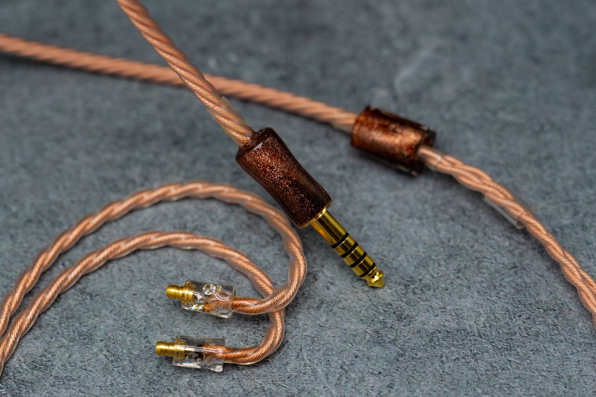 enri_audio's tweet photo. 新作
Cannella MK2

本日21時より販売開始です！

cannellaをより使いやすくブラッシュアップして、
取り回しやすく、いろいろな楽曲も聴ける汎用性の高い一本に仕上げました。
是非お試しください！

#enriworks
URL→https://t.co/AJSZ8u2ZiX https://t.co/88iTzJEB7A