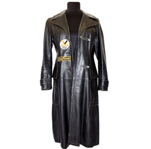 MagaliMathias's tweet photo. sway (angelina jolie) wearing a vintage lilli ann leather jacket

costume design by marlene stewart https://t.co/mnDz9H9oiQ