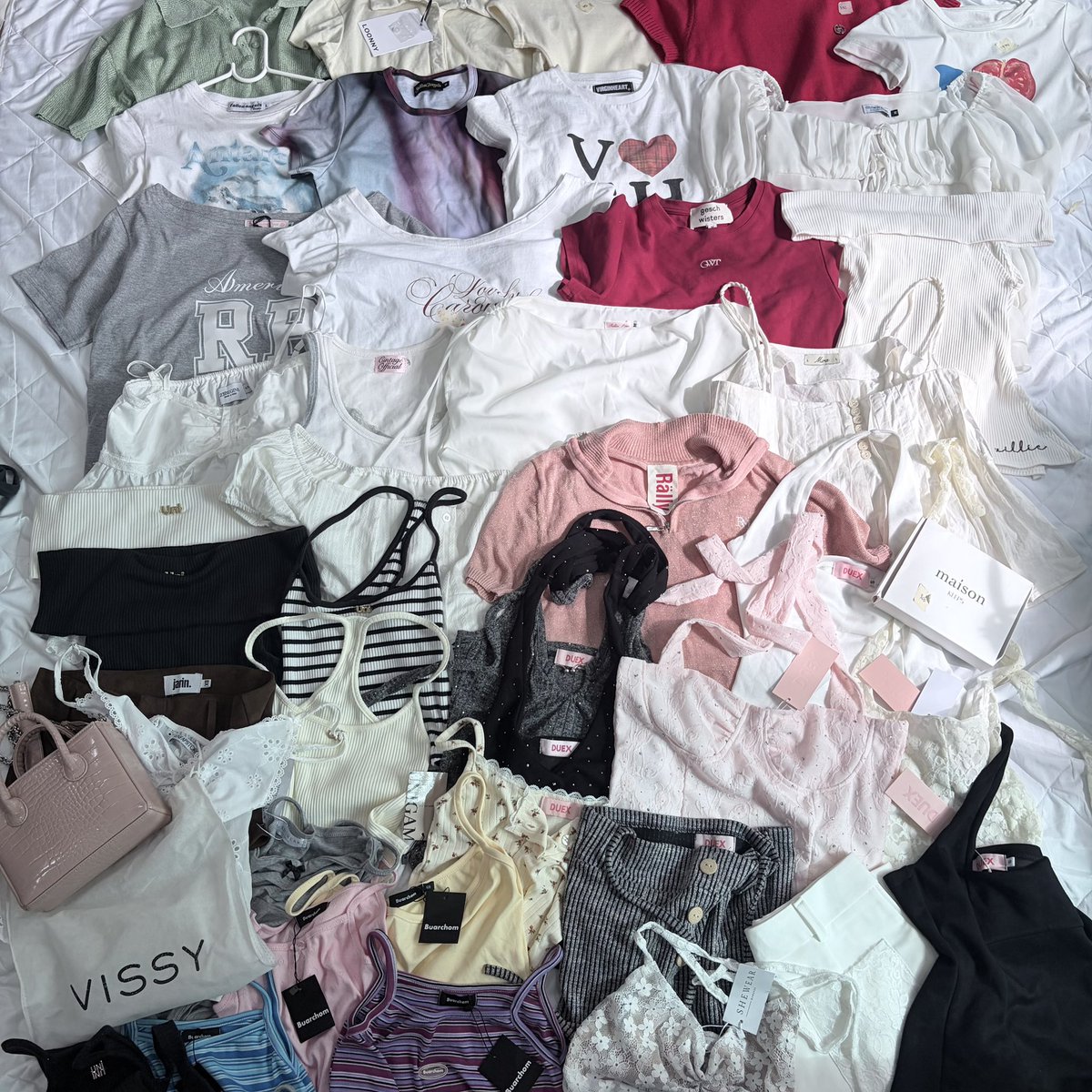 usedby_acces's tweet photo. ˚𝄞⨾𓍢 NEW LOT  — ลงอาทิตย์นี้ 7/6 ~ 18.00น. 

𓏳 cintage stylist merge freefree duex เยอะกว่าในรูป

⋰รี+ปัก = -5฿📮shipping 50.-

#ส่งต่อเสื้อผ้า  #ส่งต่อเสื้อผ้ามือสอง #ส่งต่อ #cintageshop #vghbkk #stylistshop #ส่งต่อกระเป๋า #ส่งต่อเสื้อผ้ามือ2 #ส่งต่อbeming #โล๊ะตู้  #โล๊ะ https://t.co/ZTPZxK4mvA