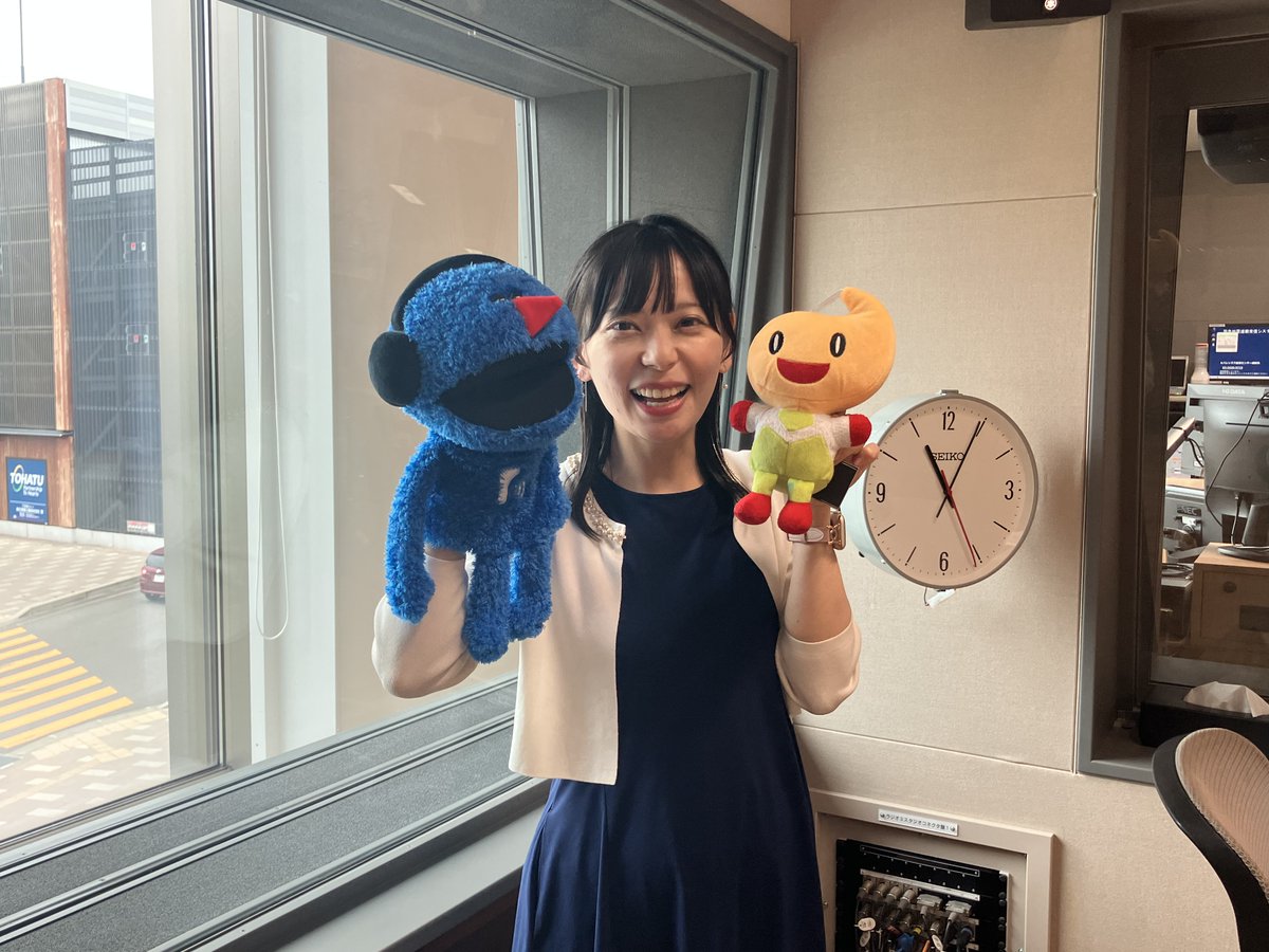 abs_radio's tweet photo. 【6/10 水曜 #あさ採り 予告】                 

あすのメッセージテーマは 「夢中です😍」 

アイドル・孫・ペットに…
ネットショッピング・ゲームに…等
夢中になっていることを教えてください。
リクエスト曲もぜひ♪

👩‍🎨9:00～特集「リメ鉢って何？」
ゲスト:ACHAPPACHI・佐藤 茜さん https://t.co/wcpFSZCac0