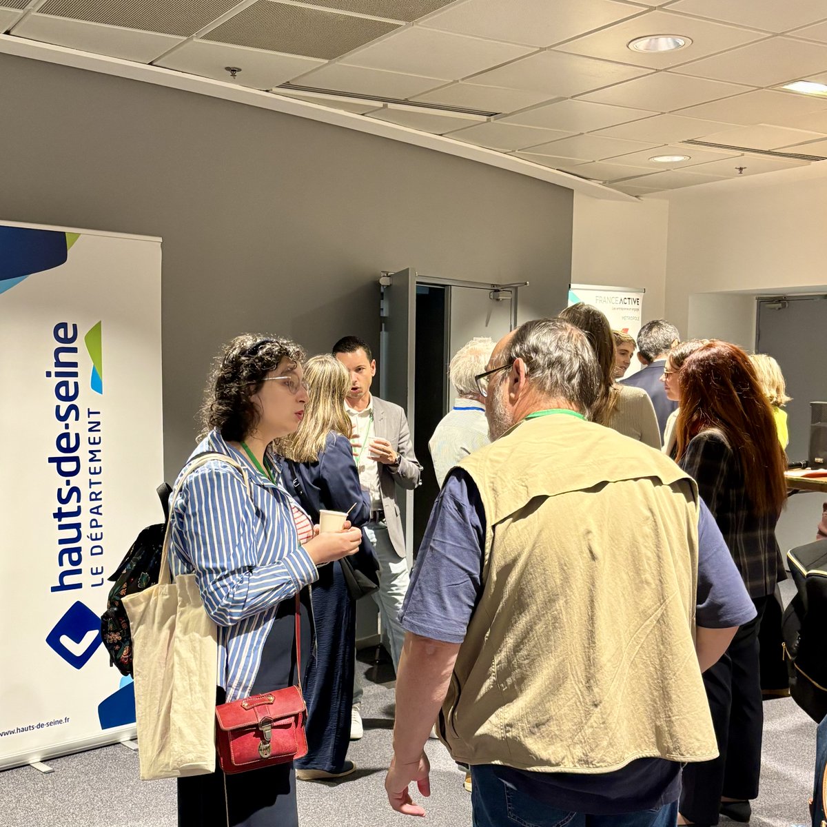 Majorite92's tweet photo. ⚙️Convention du Club Busin'ESS 92 : renforcer les coopérations et développer l'économie locale !

🎙️@mplimoge a ouvert la matinée en mettant en lumière l'engagement du #Département @hautsdeseinefr en faveur de l'#ESS et de l'insertion dans l'emploi. https://t.co/HI04ouY1wo