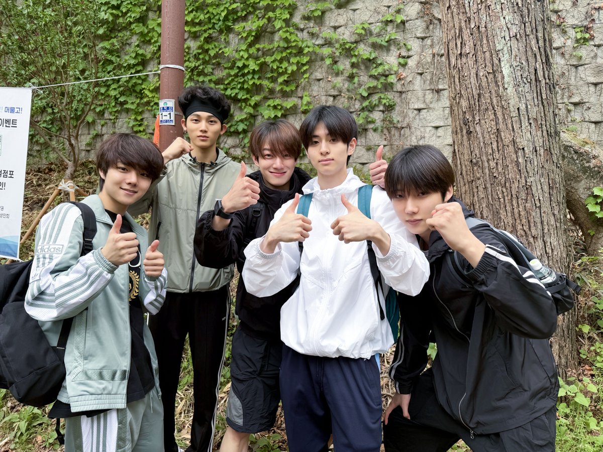 officialTheWind's tweet photo. [📸] 

𝑶𝒏 𝒐𝒖𝒓 𝒘𝒂𝒚 𝒕𝒐 𝒕𝒉𝒆 𝒕𝒐𝒑⛰️
#관악산
 
#더윈드 #THEWIND #The_Wind https://t.co/lmSiFyGDq4