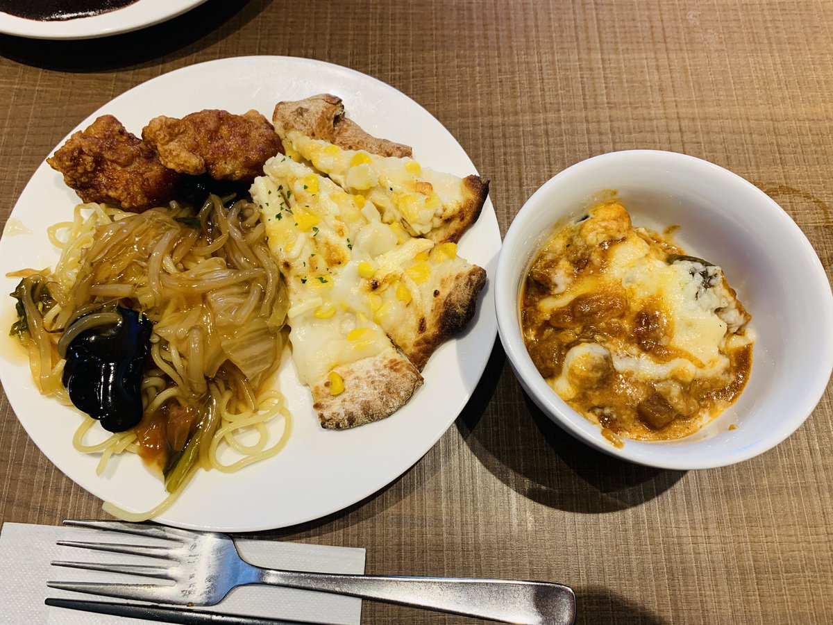 ik_chan's tweet photo. Ex Blue The Buffet（ラゾーナ川崎プラザ）
EXPRESS COURSE
ニラックス株式会社。平日ランチ税込1,099円45分制食べ放題。地中海を食べ尽くせ！地中海フェア開催中。昔はこのくらいの量はペロリと行っていたのだが、野菜が専用皿1回限りだからなのか、自分の胃袋のキャパが小さくなったのを知ることに。 https://t.co/BQZiq0qw0h