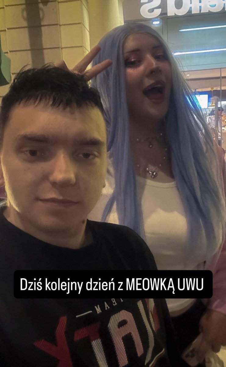 FrytkaZmaka8's tweet photo. ja (179cm) z girl (180cm) https://t.co/3IbUV2GC9B
