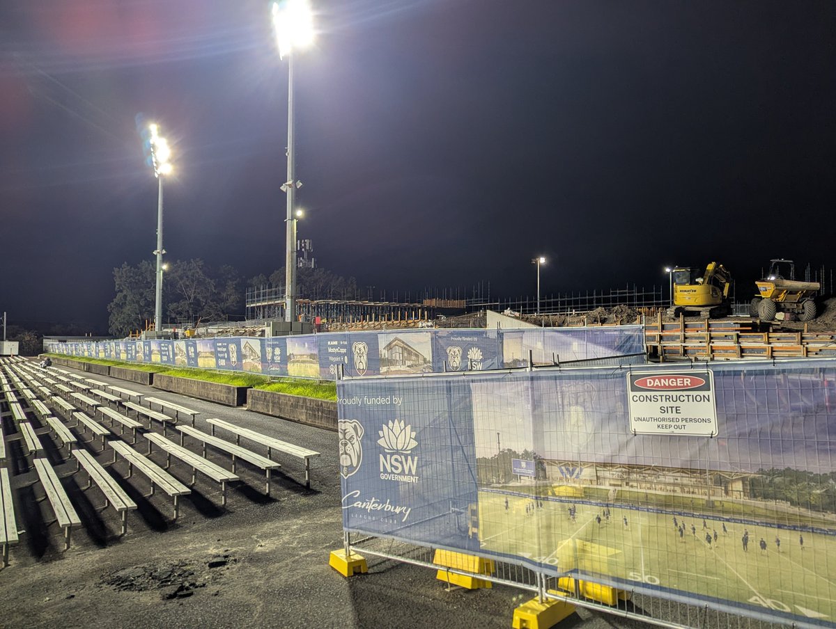 JohnCMoriarty's tweet photo. Belmore Hill under construction.

Suprisingly, the benches on the eastern concourse are open to be sat upon.

Friday night Flegg 🐶 🆚 🐍 

@footyindustryAU https://t.co/yYfBX1h6kF