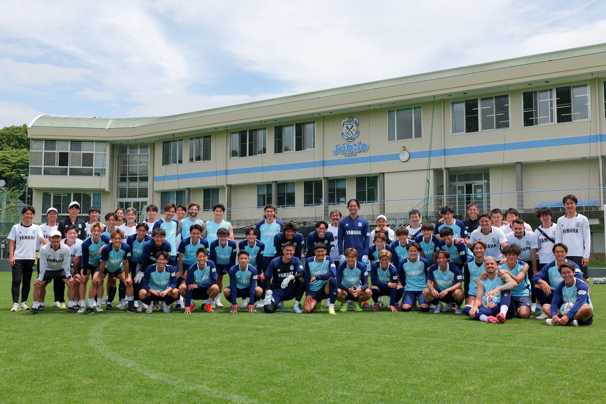 Jubiloiwata_YFC's tweet photo. 明日6/6(土)のFC大阪戦をもって、今シーズン全日程が終了となります。

最後まで温かい応援をいただき、ありがとうございます。
百年構想リーグ最終戦も、ぜひヤマハスタジアムで共に戦ってください🔥

🔜 明治安田J2･J3百年構想リーグ PO 第2戦
🆚 FC大阪
📆 6/6(土)16:00
🏟 ヤマハスタジアム

▼チケットはこちら
https://t.co/Z8bGkurnvn

#ジュビロ磐田 #jubilo