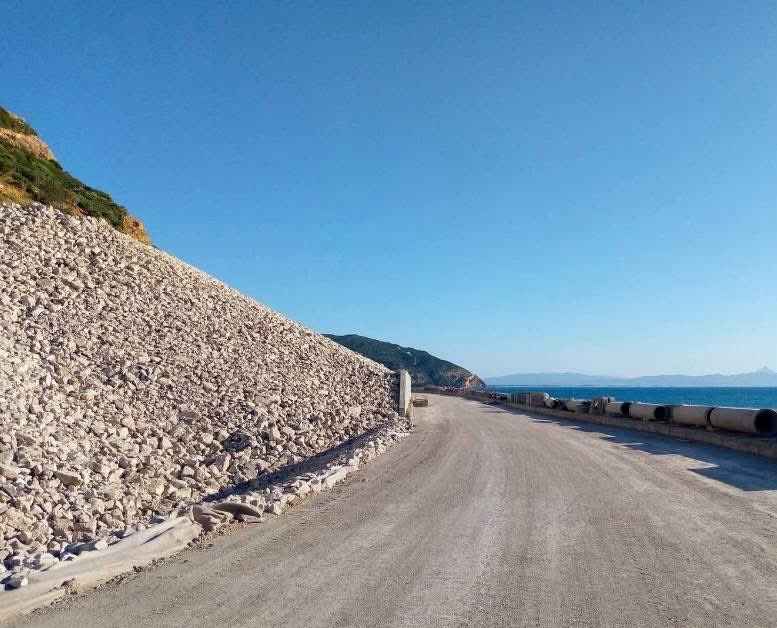TUN_ACTUtn's tweet photo. Les travaux de la route de Korbous se poursuivent. 🇹🇳 🛣️ https://t.co/wtpKEjftVl