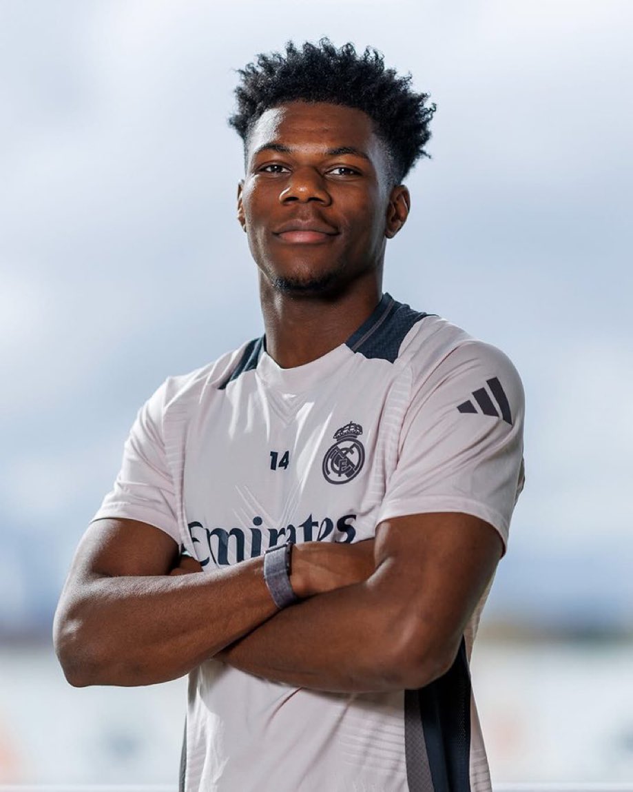 utdreport's tweet photo. Aurélien Tchouaméni remains one to watch. #mufc have held a long-standing interest in the midfielder, but it remains to be seen if Real Madrid will come to the table.

Florentino Pérez attempted to shut down speculation earlier this week, insisting Tchouaméni will not leave the club. However, with plenty of moving parts at the Bernabéu this summer, some in Spain believe the situation is not completely closed [@TyMarshall_MEN]