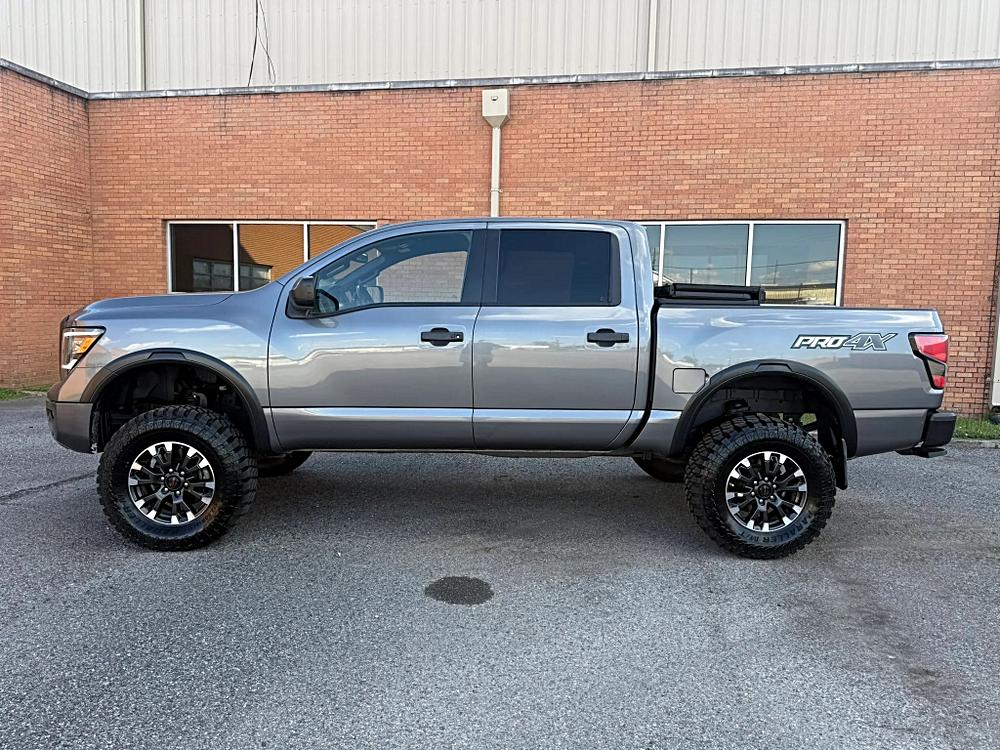 troyidom's tweet photo. 💰🚗 Upgrade your drive with this 2021 Nissan Titan Crew Cab from Idom Auto Sales!

✅ Trade-ins Welcome
✅ Fast Financing
✅ FREE CARFAX
✅ No Extra Dealer Fees

📍 Monroe &amp; Ruston, LA
📞 318-381-8388
🌐 https://t.co/M6eKkJsBIm https://t.co/bRHklxnVvP