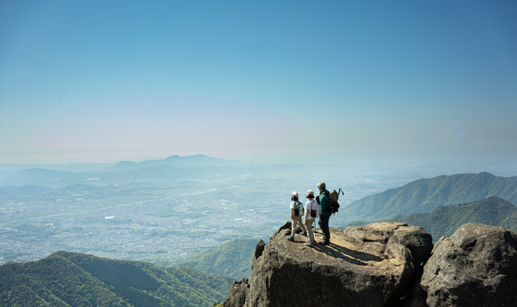 codomotonet's tweet photo. 福智山は年間20万人が登る人気の山！春は桜、滝、360度ビューの山頂[白糸の滝ルート]https://t.co/e5HaAFNZdD
#キャンプ #アウトドア #お出かけ #イベント #登山 https://t.co/n6oMdm5Rtl