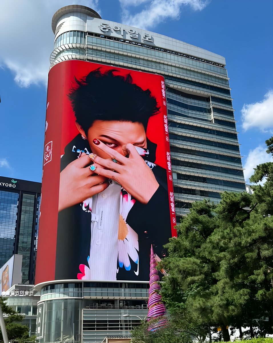 oneforG0818's tweet photo. GDRAGON PEACEMINUSONE⚡️
멋지다  #GDRAGON #NIKE https://t.co/T8dqeyv8kV