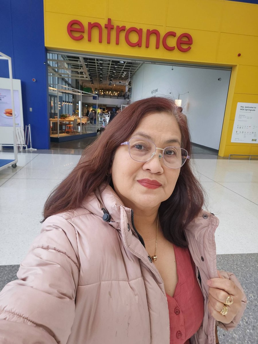 ShleeSchrivera's tweet photo. My investors are waiting for me? https://t.co/HnkwXduAmI