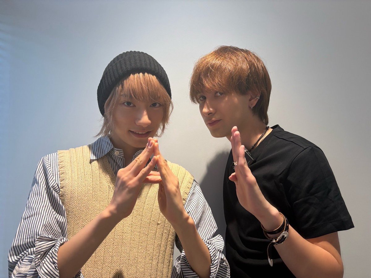 fmosaka851's tweet photo. 🐉スパラジ！🐉
⏰6/5(金) 19:30〜OA

#スパラジ851 

今週のDJは、
#柴崎楽 #ジャン海渡 が担当🪩

しれっと言われてますよ！玲於さん🤭

📻https://t.co/FVZNNxatm0

#SUPERDRAGON #スパドラ #FM大阪 #Joshin @Supdra_staff https://t.co/qEexYnSxGg