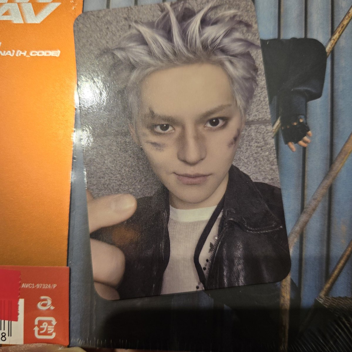kunyunchan's tweet photo. TREASURE 交換 
NEW WAV 　HMV 特典交換

譲…ヨシくん

求…ジュンギュ　

郵送での交換になります。
よろしくお願いいたします。 https://t.co/UOnGyMkiEG