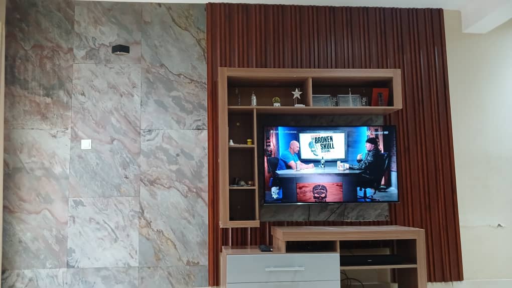 EltukoM's tweet photo. New stylish fluted panels is the new ish in  town....
Dimensions
Height: 2900mm (2.9m or 9.5ft)
Width: 177mm (0.177m or 6.9inches)
Thickness: 25mm

Please call or whatsapp 0551744858 to order https://t.co/KBqMmN1ajS