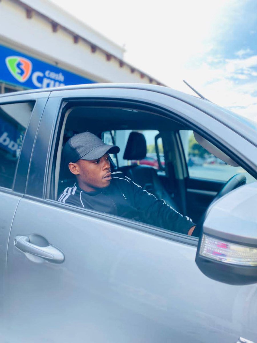 BraSteto2002's tweet photo. @thatboii_lsg doesn't have money to buy Nigerian food as his lying to people about KFC as @casey_fuego_real couldn't afford to pay for his meal also as he didn't have a choice but to make him starve 💔💔💀 https://t.co/EWmNdfjCPc