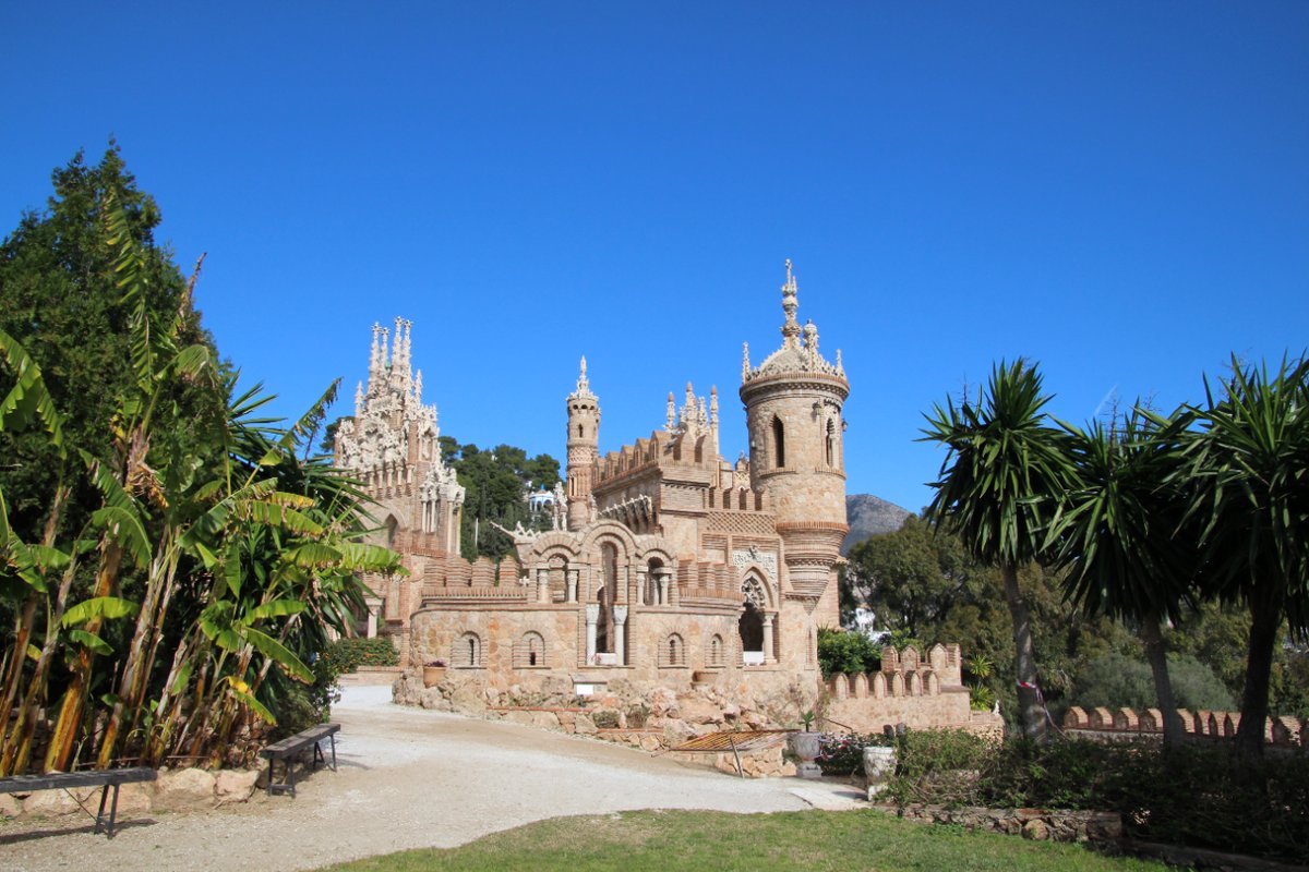 SunsetBeachClub's tweet photo. Facts about Benalmádena you may not know 😊 :
The Colomares Castle (Castillo Colomares) was built as a tribute to Christopher Columbus and the Discovery of America. Its 1500 square metres make it the largest monument dedicated to Columbus. https://t.co/cPnSysB68k