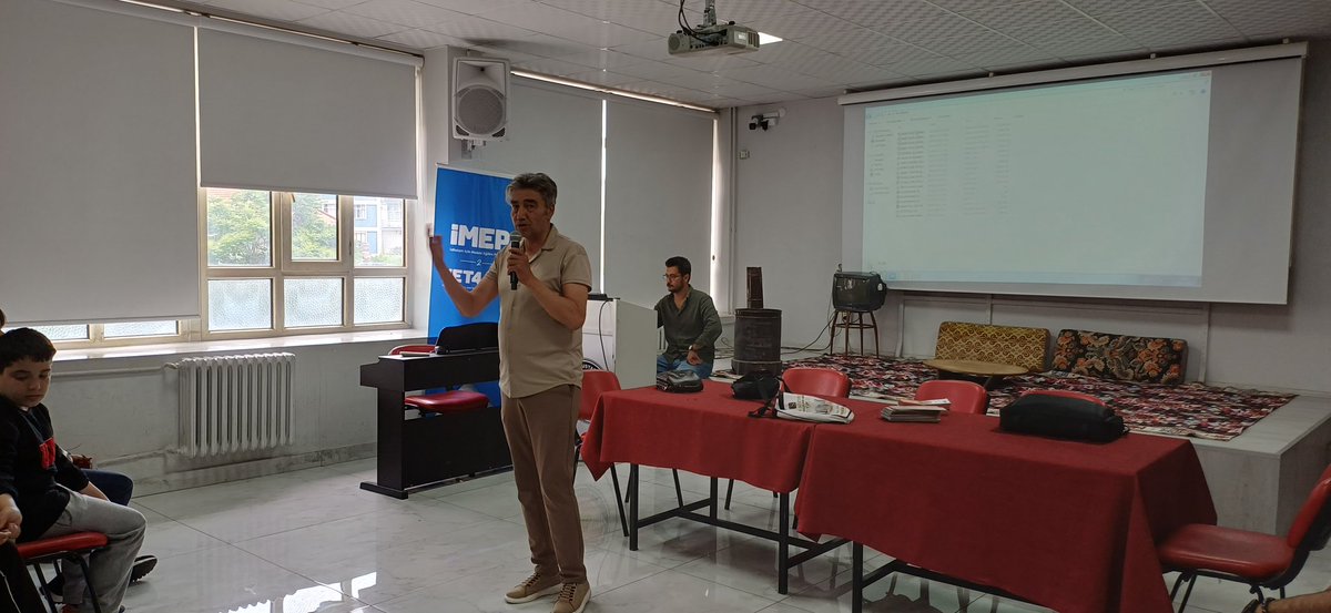 HamidiyeImam's tweet photo. Konya Organize Sanayi Mesleki Eğitim Merkezi  tarafından okulumuz öğrencilerine yönelik mesleki eğitim tanıtımı yapıldı. Bilgilendirme yapan öğretmenlerimize teşekkür ederiz. https://t.co/eULuX1HBz0