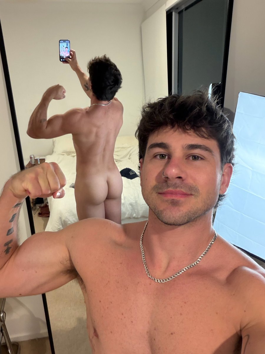 Aussieboy_j's tweet photo. Getting big and strong! https://t.co/5MPI71x7oU