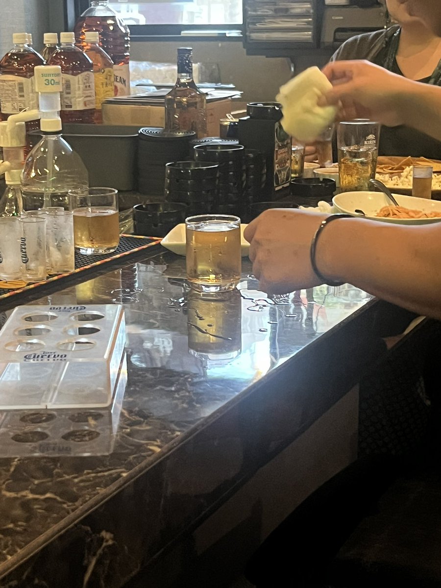 trouble20231120's tweet photo. 今宵もOPENしました‼️
わーー華金だっ‼️沢山飲んで飲んで飲みまくりましょ〜😻
本日もお待ちしております!
#橋本 #相模原 #橋本駅 #北口 #トラブルメーカー #troublemaker #ダーツバー #ダーツライブ #Live2 #Live3 https://t.co/HkLFJ396Zz