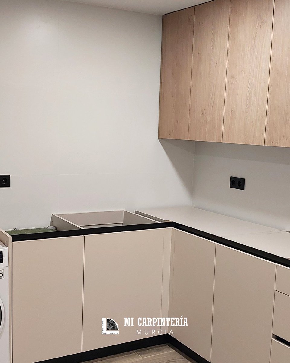 MiCarpinteriaMU's tweet photo. Esta cocina a medida combina la calidez de la madera con la elegancia del blanco, creando un espacio luminoso y muy actual. Líneas limpias, soluciones prácticas y una estética que no pasa de moda.

¿Qué os parece? Os leemos en comentarios.

🔨 https://t.co/tetId2rVVU https://t.co/YGVZEans4f