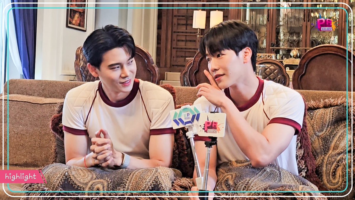 PRSocietyNews's tweet photo. [Highlight] เมื่อได้ไปหา #หยิ่นวอร์ เลยขอแวะมาสืบเรื่องที่แฟนๆ สงสัยกันหน่อยกับโปสเตอร์ต้องสงสัยว่าใช่หรือไม่!

🔗 : https://t.co/2p5eeItzXq 

แล้วพบกับเกม "สอบสวนเธอ" เหล่านักแสดงทั้ง 6 คนได้เร็วๆนี้น้า~

#ที่รักสารวัตรเธียร์ #YINWAR 
#yinyin_anw #warwanarat 
#PRSocietynews https://t.co/1haOAEmIqk
