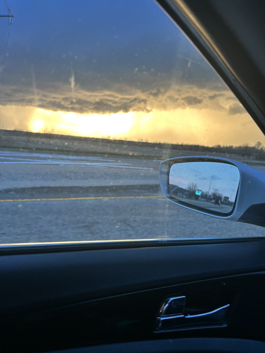 RoyaleAsta's tweet photo. @aestheticsguyy https://t.co/Tk3wb9AmHO