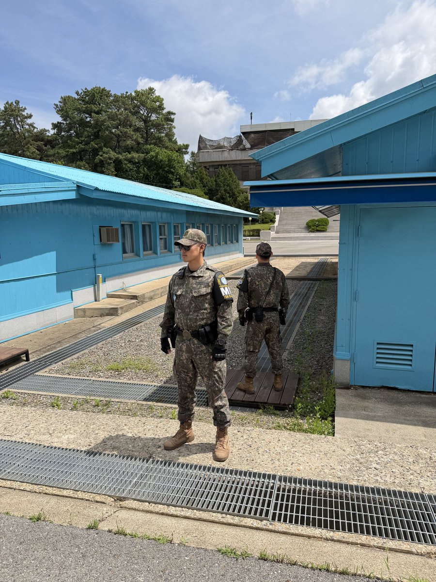 BedeCorry's tweet photo. NZ has long been a supporter of peace and security on the Korean peninsula. It was great to see Kiwi soldiers at work with their UN Command colleagues during my visit to the DMZ today @UN_Command 🇳🇿🇰🇷 https://t.co/DEs1vbb3YD
