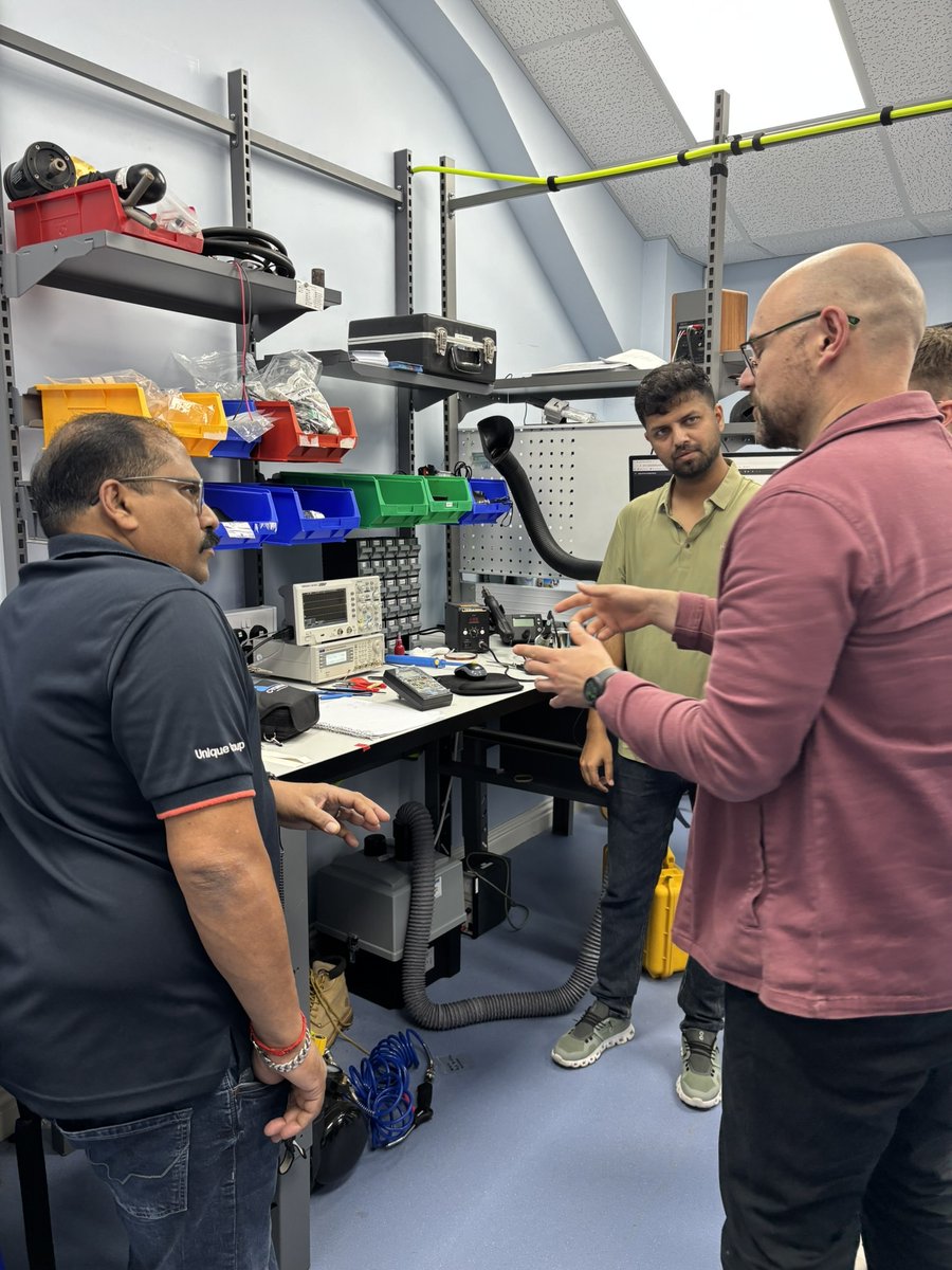 CygnusNDTgauges's tweet photo. A great week at Cygnus Instruments as we welcomed Unique System FZE to Dorchester for Service Training.

Find your regional service centre: https://t.co/bKpd9mQXK5

#UltrasonicTesting #NDT #ServiceTraining #MarineIndustry #InspectionSolutions https://t.co/eUKC0WbhUg