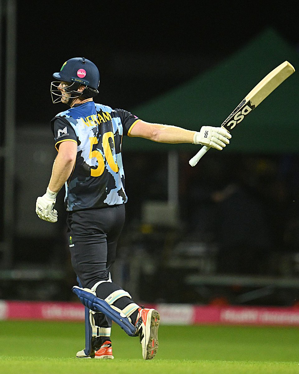 GlamCricket's tweet photo. Good morning Glam fam 🥰

We go again tonight at New Road, with toss at 5pm live on Worcestershire Rapids YouTube channel 👊

#WORvGLA 
#OhGlammyGlammy https://t.co/S3ftrDx0ER