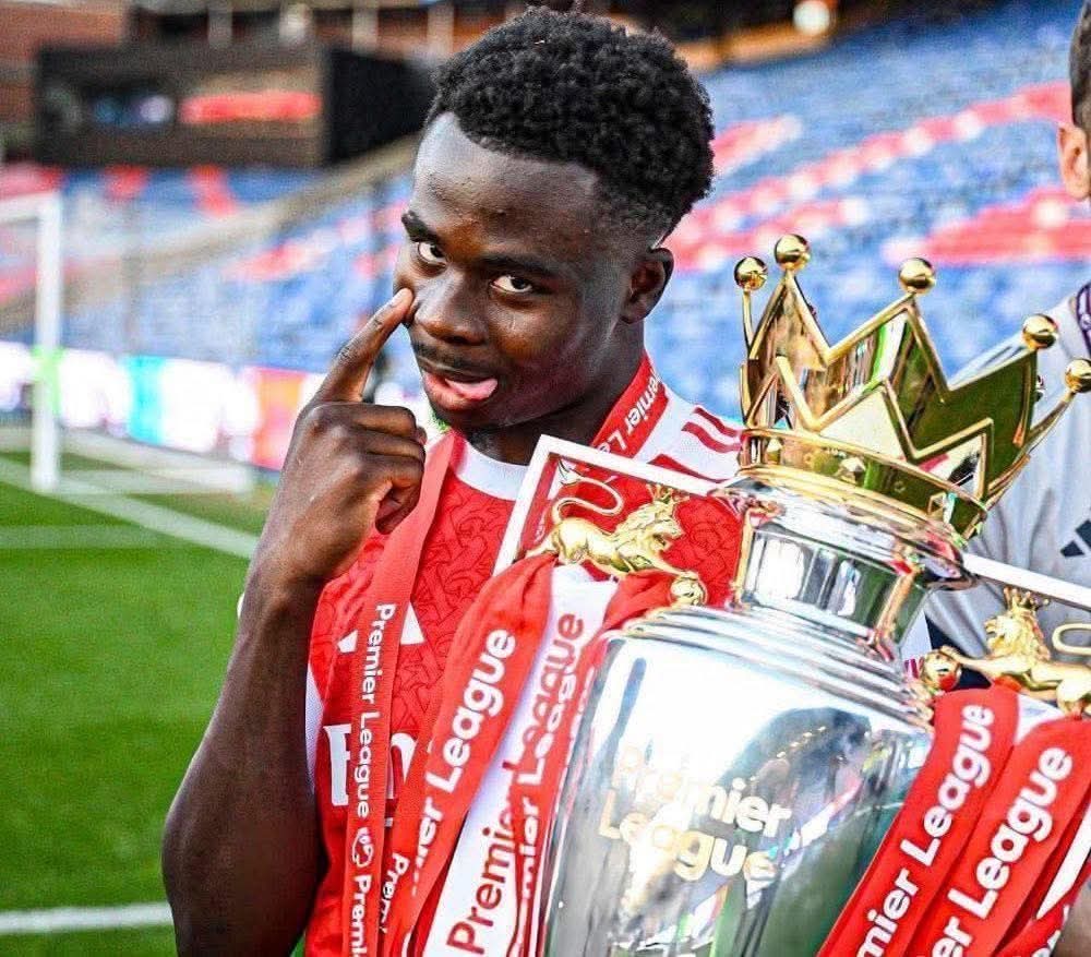 Deepfixa's tweet photo. @OZODERA Lol can't hide your tears.. coz every day you wake up you will find ARSENAL ARE CHAMPIONS!!  And nothing you can do about it. Trophyless clown 🤡🤡🤡. Cry more please 🤣😂 https://t.co/sTeYS5YzrM