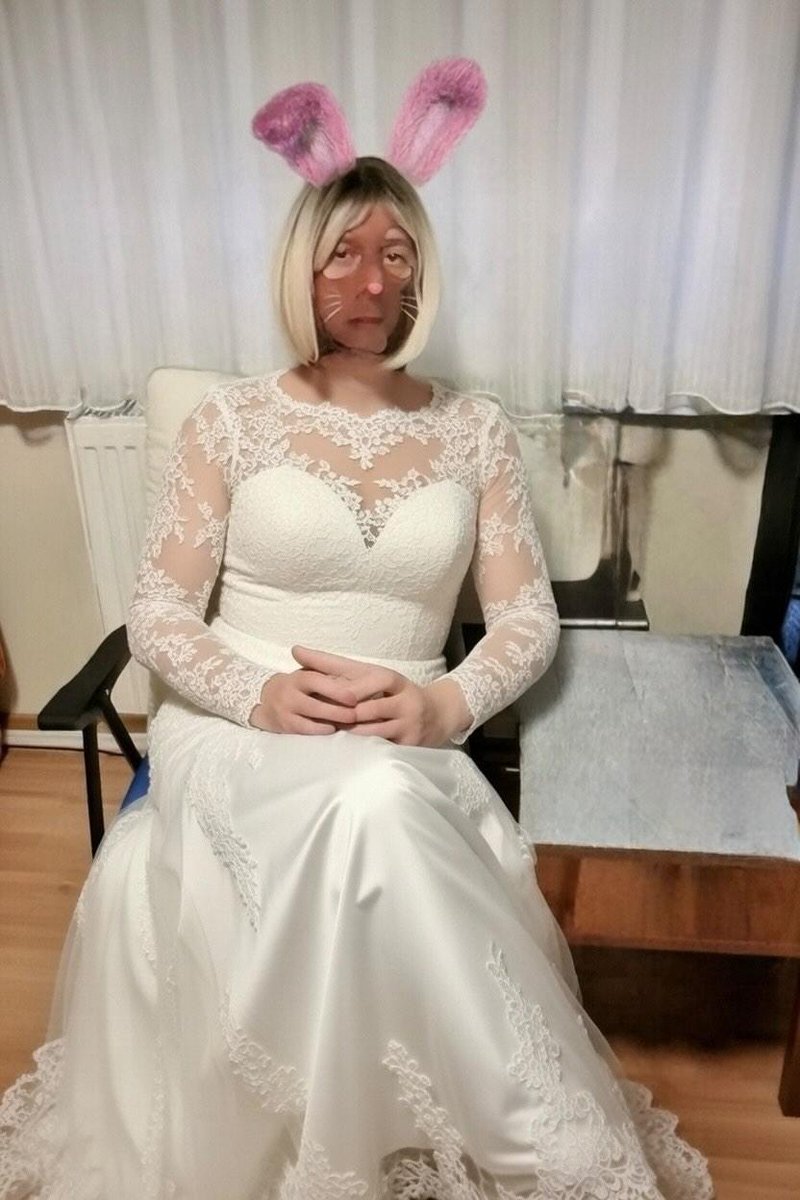 cd_ikra's tweet photo. BEN MUTSUZ BİR GELİN EVLENMEK İSTEMİYORUM😭😭😭 https://t.co/QJBrftxDpF