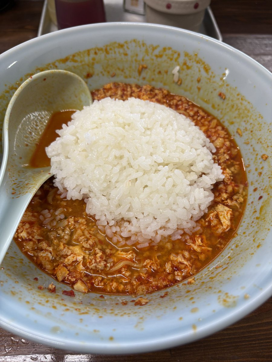 arabiking's tweet photo. 川崎タンタンメン 芳賀町
Bセット3辛（肉増し＆ニンニク増し）

秘密基地に向かう様なイメージで店に辿り着くんですよ🫡

お得なBセット（餃子3個ライス付）1100円です。
肉とニンニクを増した事によりジャンク度を上げるのは〆のライスどぼんの為でもある。
コレを食べられる自分には大切なお店です。 https://t.co/DLuFEOSdU8
