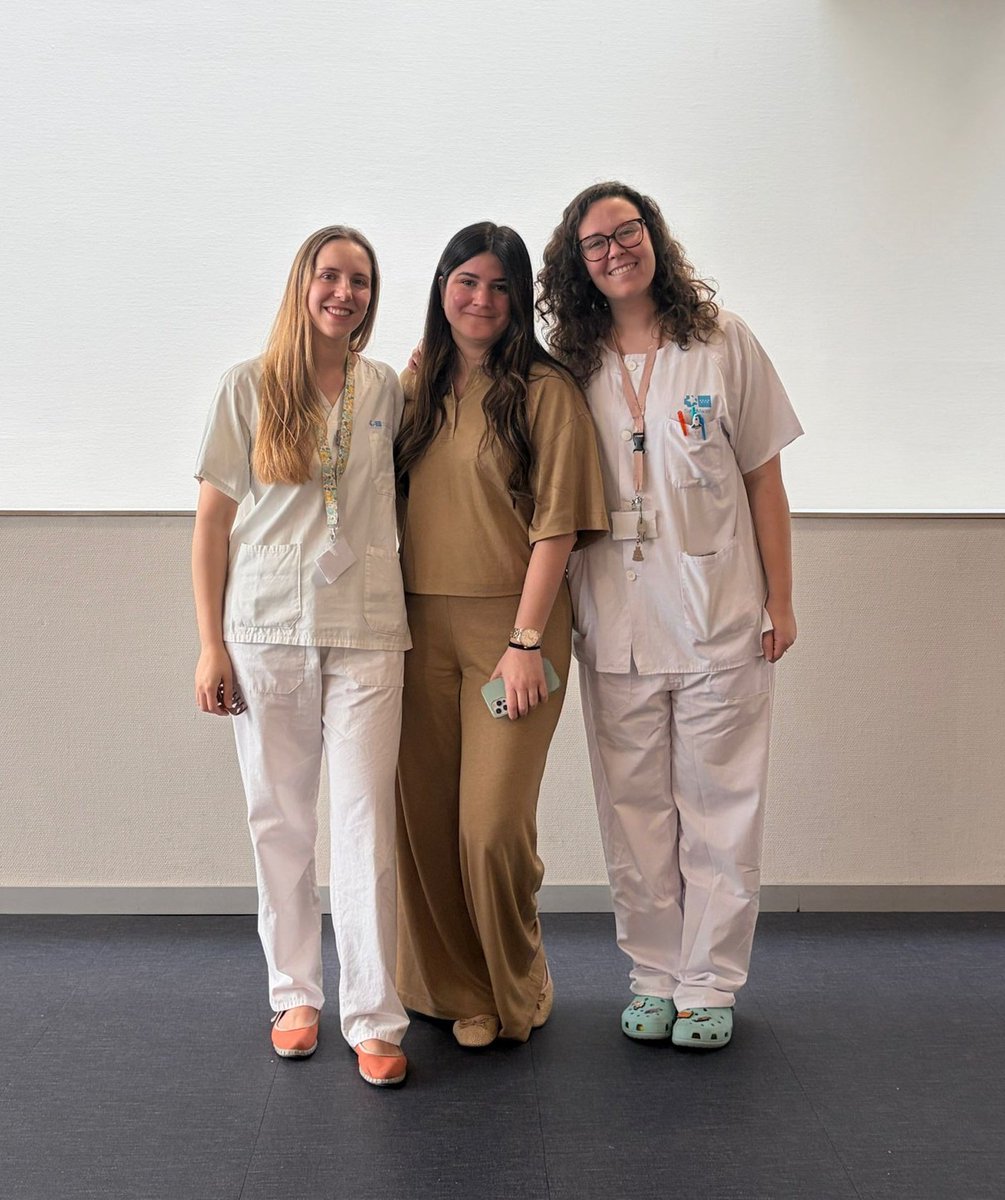 NefrologiaHUIS's tweet photo. Nuestra familia crece con la incorporación de nuestra nueva R1!!! Bienvenida Griselda López Miranda 🤗

#somosHUIS
#residentenefrologia 
#carmenyaesR3😮 
#paulaesR2🤭
#enquemomentolasresissehanhechomayores 
#orgullososdenuestrasresis https://t.co/SPsUZnNhxU