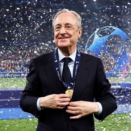 MadridXtra's tweet photo. 🚨🗣️ Roberto Carlos: "Many people from Atlético and Barça don't want Florentino to stay because he wins titles and signs the best players." @LaRevuelta_TVE https://t.co/HJ7Nf4ZDJJ