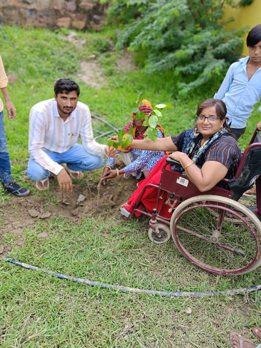 CeoRajasthan's tweet photo. 🌳 हरित पर्यावरण, सशक्त लोकतंत्र।
✅ पौधारोपण #जैसलमेर #डीग #चूरू #धौलपुर जिलों में 
🗳️ लोकतंत्र की छांव, हरियाली के साथ।
#WorldEnvironmentDay #TreeOfDemocracy #SVEEP #RajasthanVotes
#ECI #Savetrees 
@ECISVEEP @DIPRRajasthan 
@rajeduofficial @ccerajasthan 
@DDNational @airnews_jaipur 
@ForestRajasthan @DmJaisalmer 
@deodeeg123 @DmChuru 
@DEODholpur