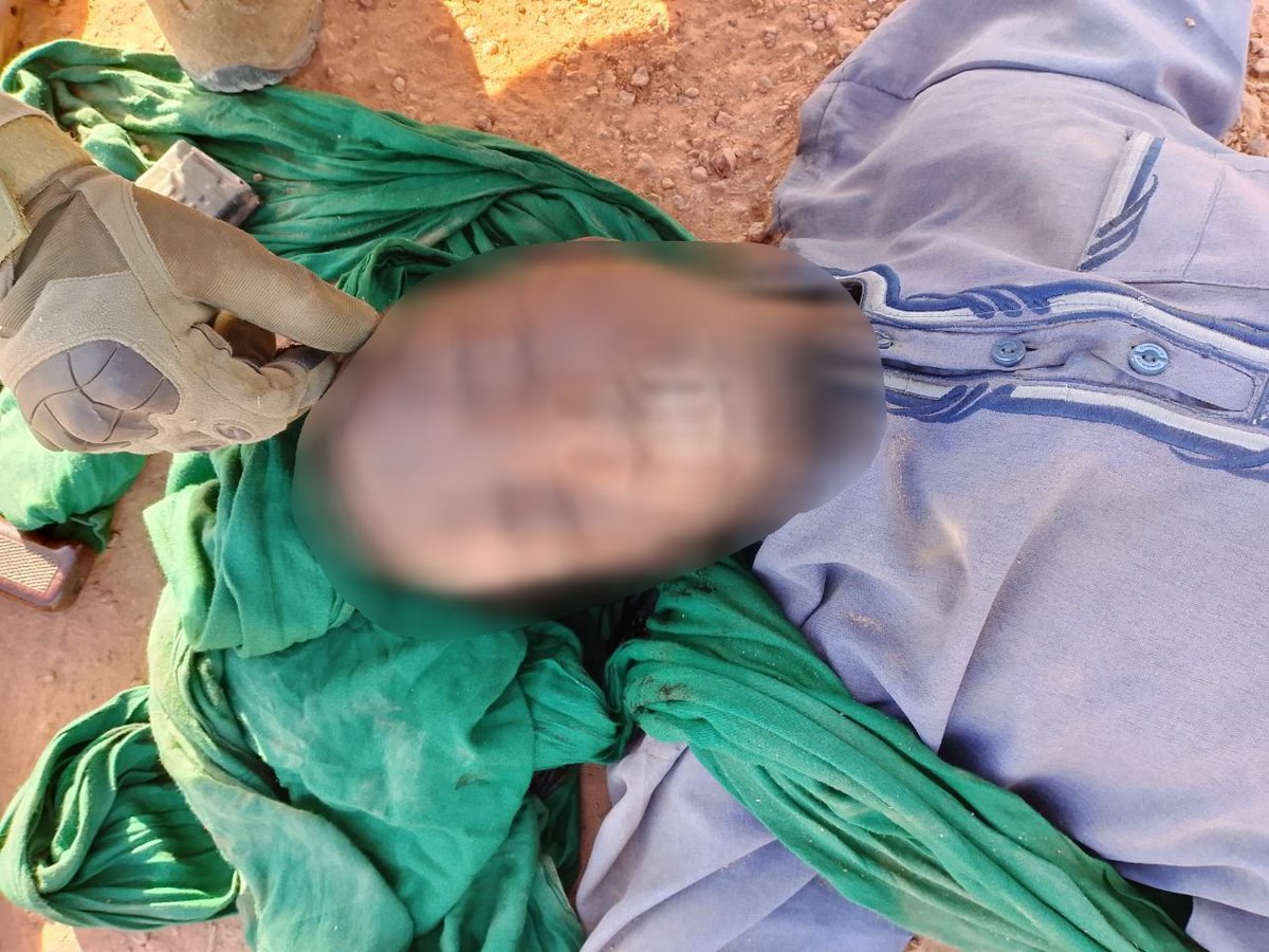 TheAfricaCorps's tweet photo. À propos de la situation actuelle en République du Mali:

La situation en République du Mali est restée inchangée et demeure sous le contrôle du Gouvernement malien et des forces conjointes. Le @TheAfricaCorps des Forces armées russes et @DirpaFa continuent de mener des opérations pour repérer les formations terroristes, patrouiller dans les zones habitées et escorter les convois.

Dans les environs de Diabaly, au cours d'opérations conjointes de renseignement et de recherche menées par le @TheAfricaCorps des Forces armées russes et @DirpaFa , un observateur terroriste armé a été détecté et éliminé lors de sa tentative de fuite.
