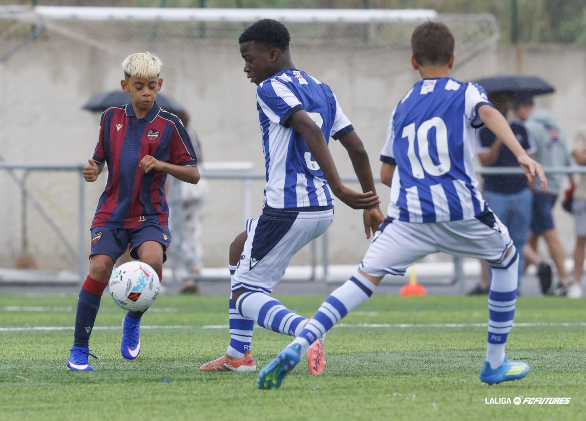 RSZubieta_'s tweet photo. ⚽️ Gure taldeak bana berdindu du @CanteraGranota-ren aurka #LALIGAFCFUTURES txapelketako lehen neurketan. https://t.co/pRgsPM7BIC