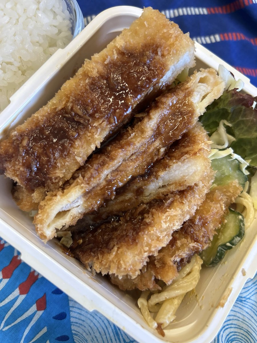 gotothefuture9's tweet photo. お弁当！
#トンカツ https://t.co/wxbJCwKTIt