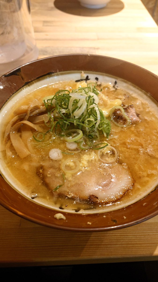 YCBF01's tweet photo. 今日はこちら
野毛のすみれでラーメン食べて
横浜関内ノラねこ通り
#Sakurataps https://t.co/IKggCrqGSU
