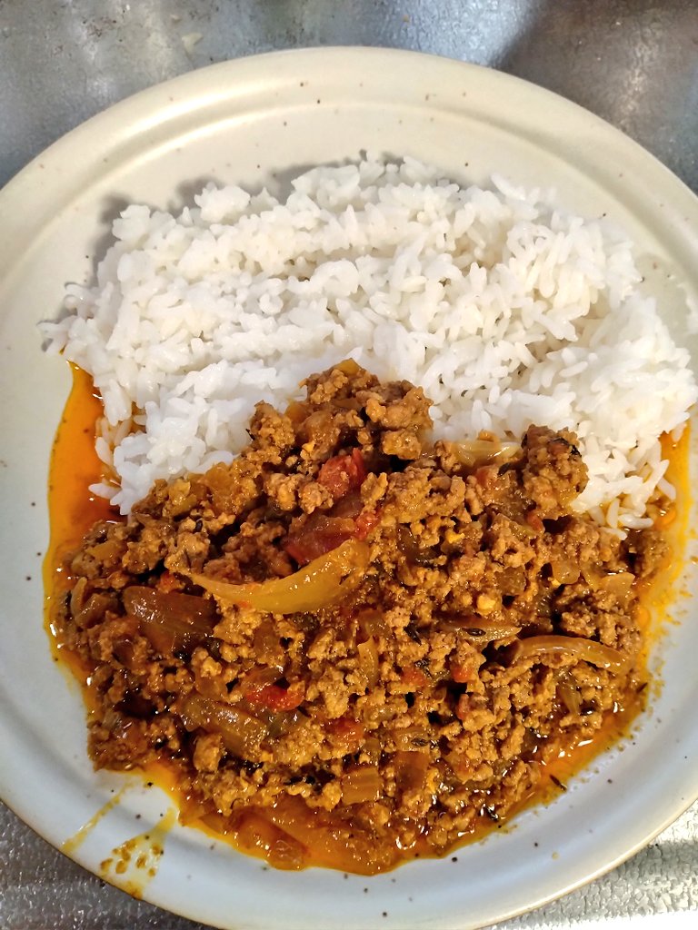 AT0811's tweet photo. 金曜日はカレーの日。バターキーマ。インターバルやった後のタンパク質補給にカレーは最適💪('ω'💪) https://t.co/CQhUePm3RY