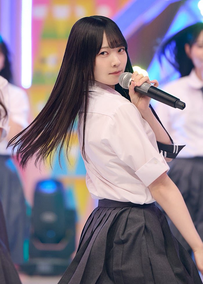 shinngodzilla's tweet photo. 五期生曲久しぶりのスタジオLIVE‼️‼️  
円周率初披露きた‼️‼️  #佐藤優羽
#日向坂で会いましょう #日向坂46_円周率 https://t.co/eteyYxWFax