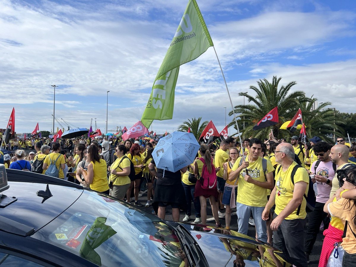USTECSTEs's tweet photo. Ronda Litoral tallada alçada Port. Columna Foc.🔥🔥🔥
El Govern ha de saber que sortim d’aquest procés amb més organització i decisió que mai.
#DignitatEducativa
#SitAndTalk
#VagaEducativa https://t.co/kWq7a2dlQF