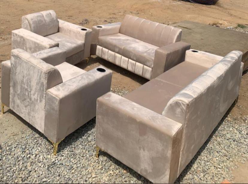 CelebQwesi's tweet photo. Please retweet 🙏

Get your Brand New Sofa Couch 🛋️ from me 

DM if interested 
0551787898/0275696560
Payment on delivery at fee- Nationwide 

Different colors available in stock https://t.co/S83TmvVdDw