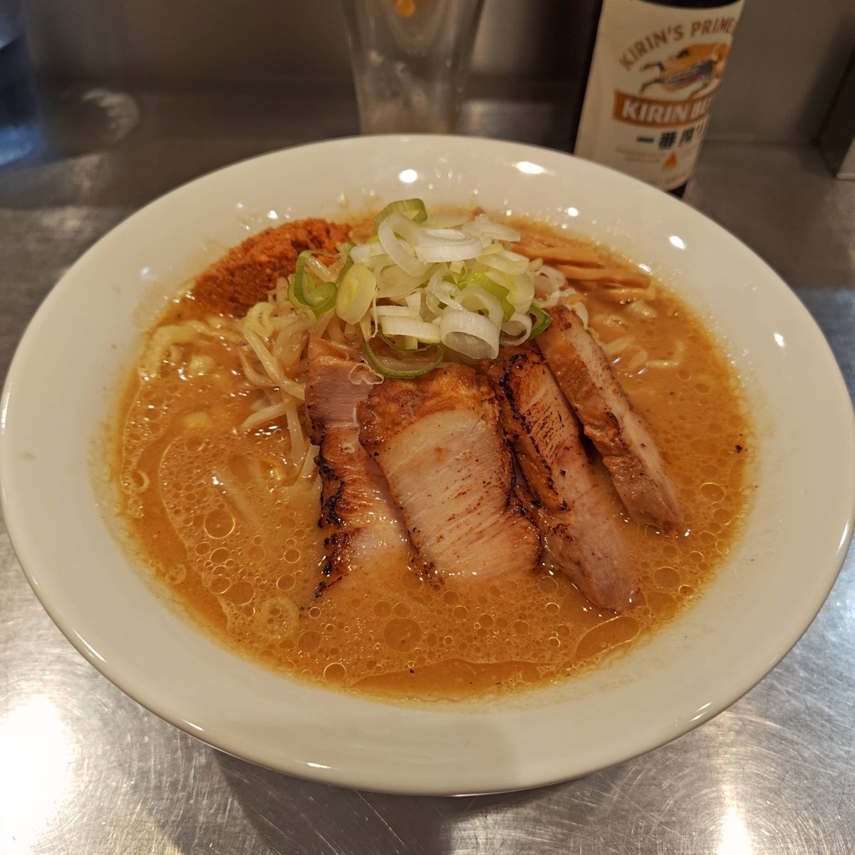 akahebi_UPDATE's tweet photo. 純・恋愛と乱切り麺 at 麺創研 紅 府中

2026年6月5日

6月限定🍜
味変の辛味噌が良い仕事していた🍜🙏  #毎日がラーメン https://t.co/0A9tRJIloo https://t.co/m8yQwj4LSV