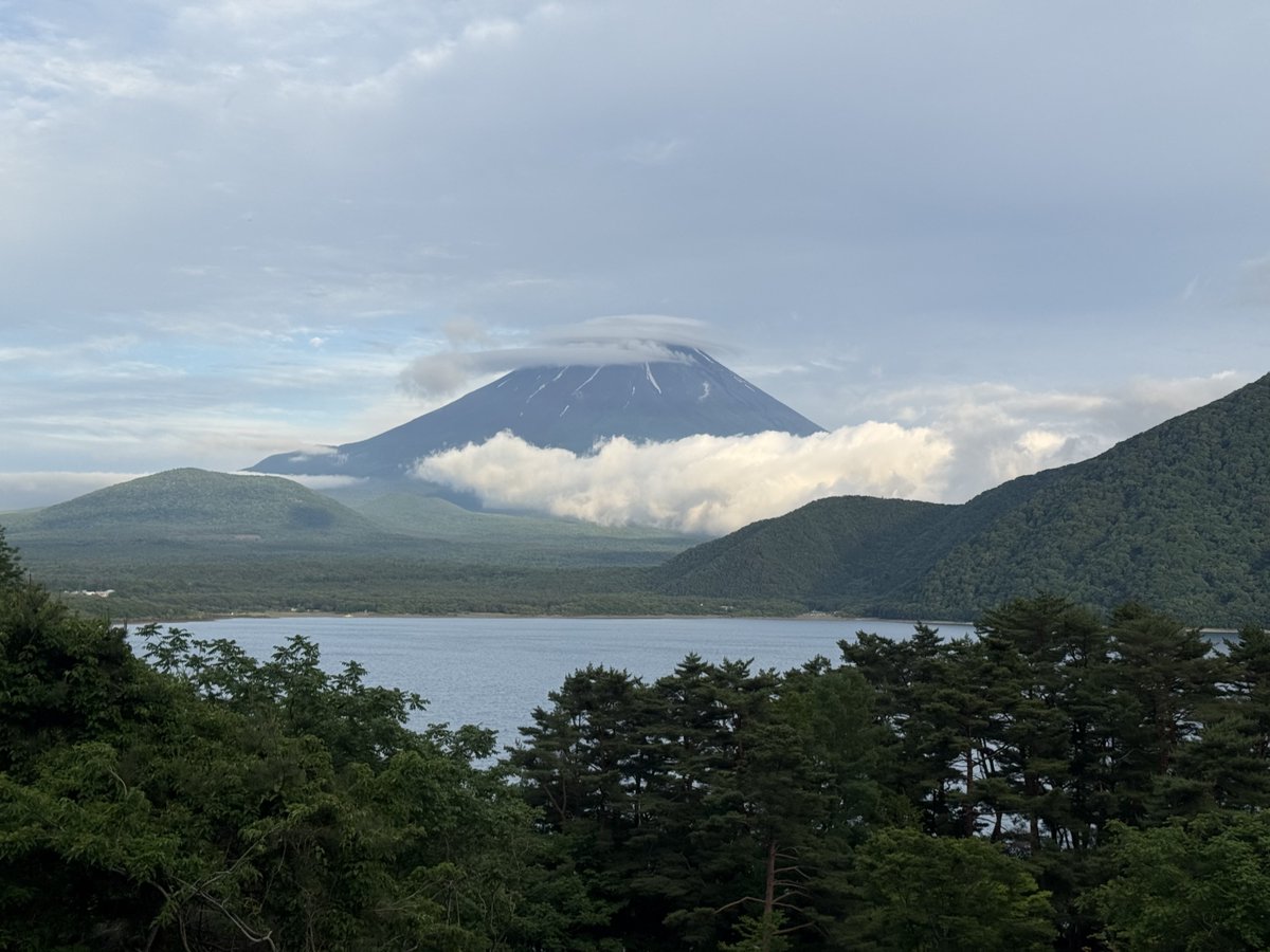 PondeGames's tweet photo. 本栖湖　🗻 https://t.co/8Wv7A07IzI